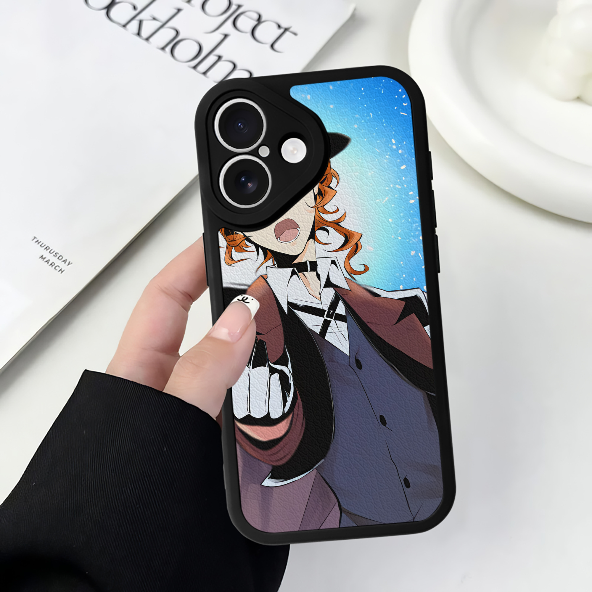 （画像用） 文豪ストレイドッグス Bungo Stray Dogs 【iPhone 16シリーズ対応】シリコンスマホケース（レザー調） 材質：シリコン